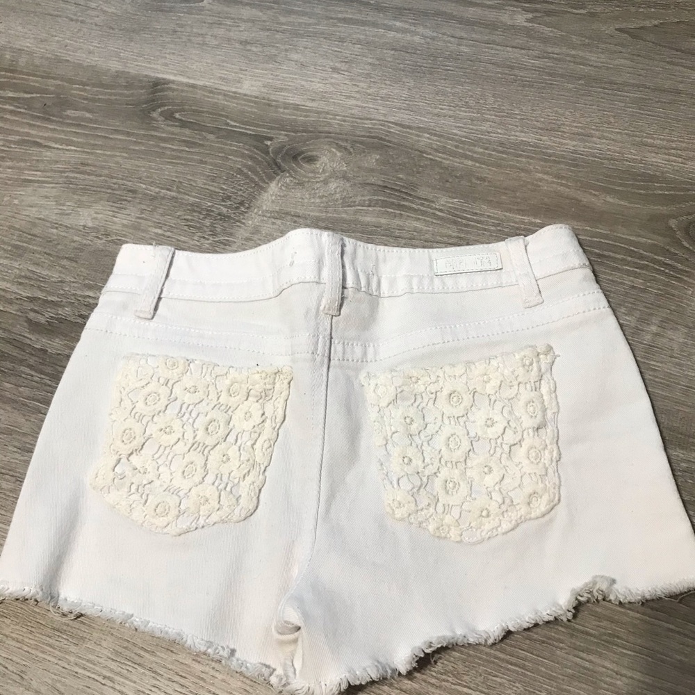Shorts - Picture 2 of 3